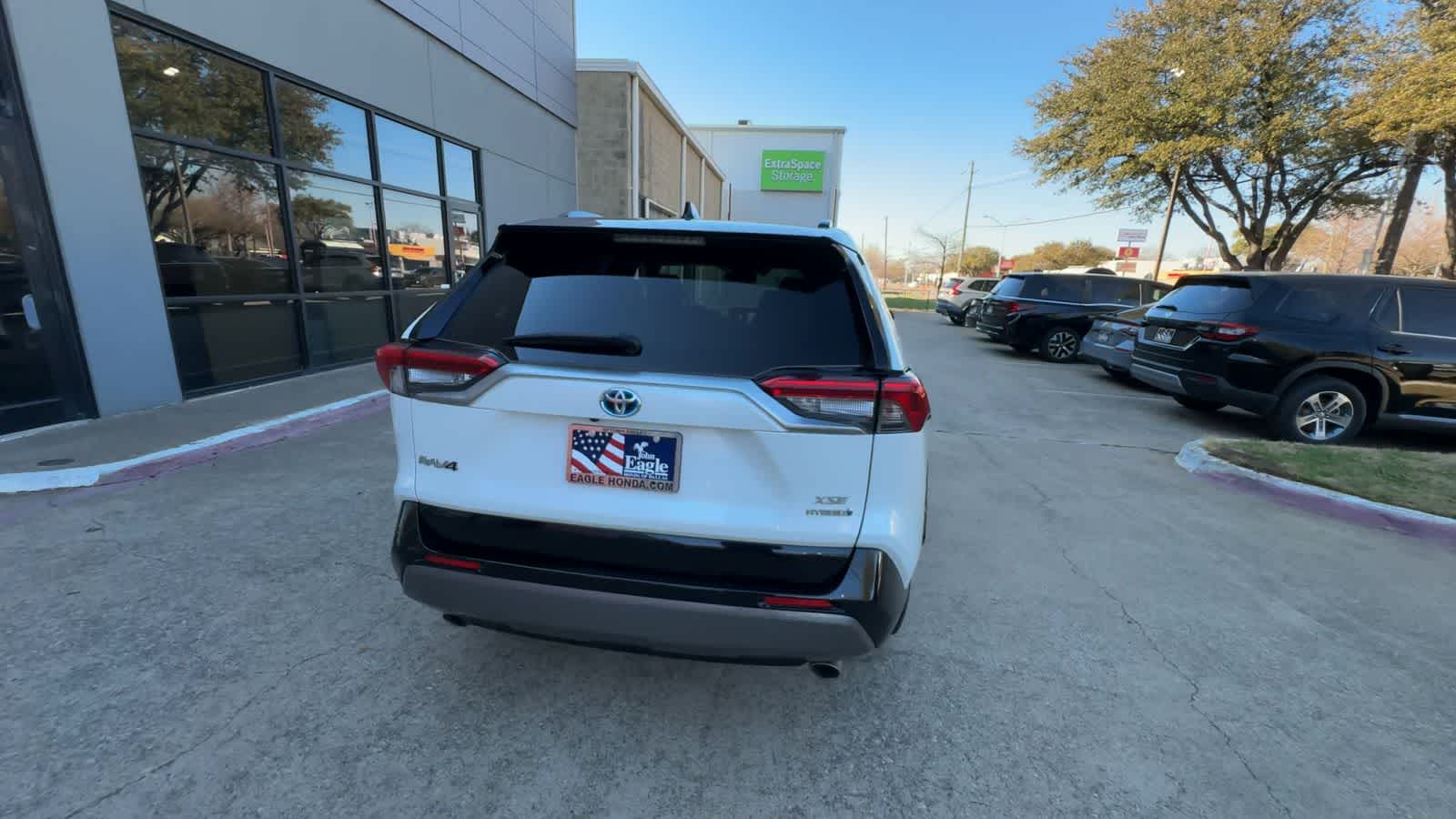 Thumbnail: 2020 Toyota RAV4 - 7