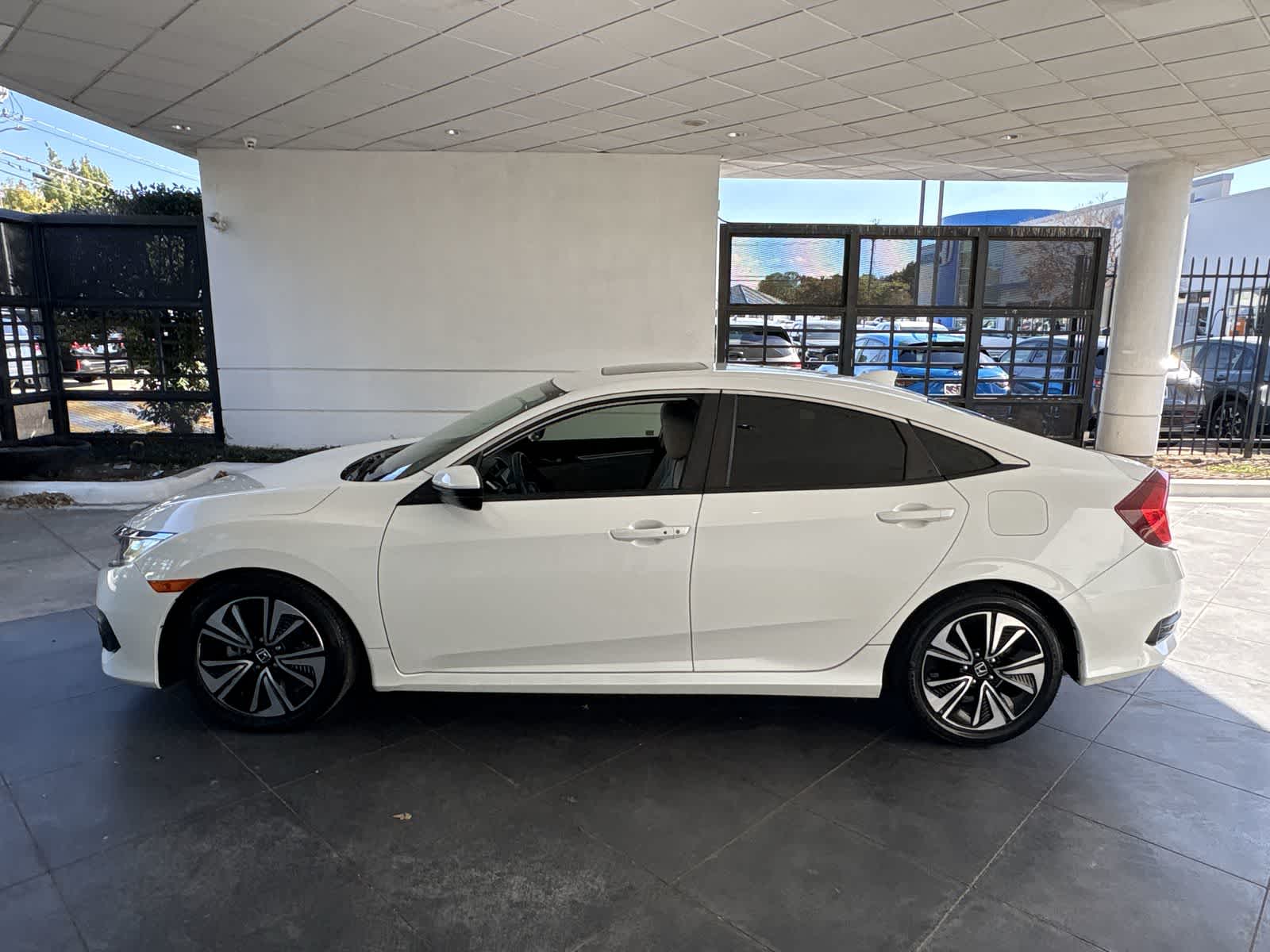 Thumbnail: 2018 Honda Civic - 3