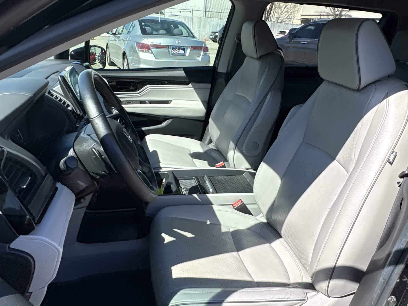 Thumbnail: 2022 Honda Odyssey - 22