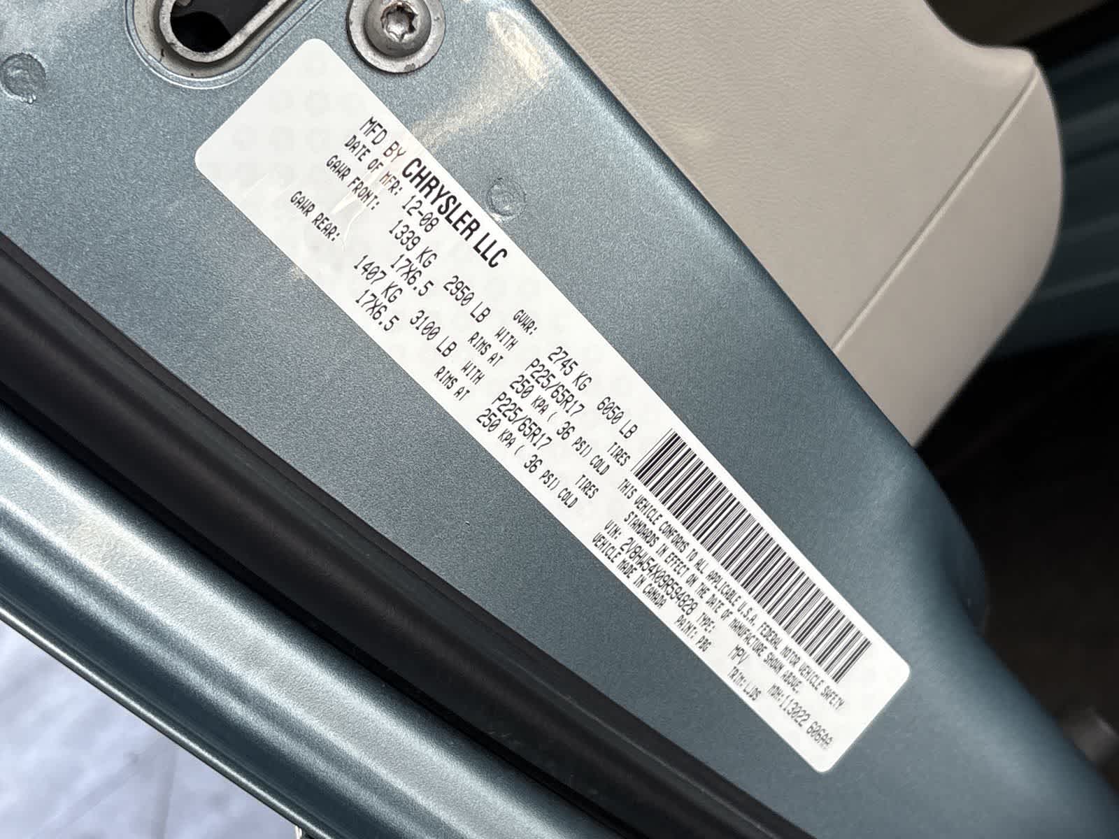 Thumbnail: 2009 Volkswagen Routan - 20