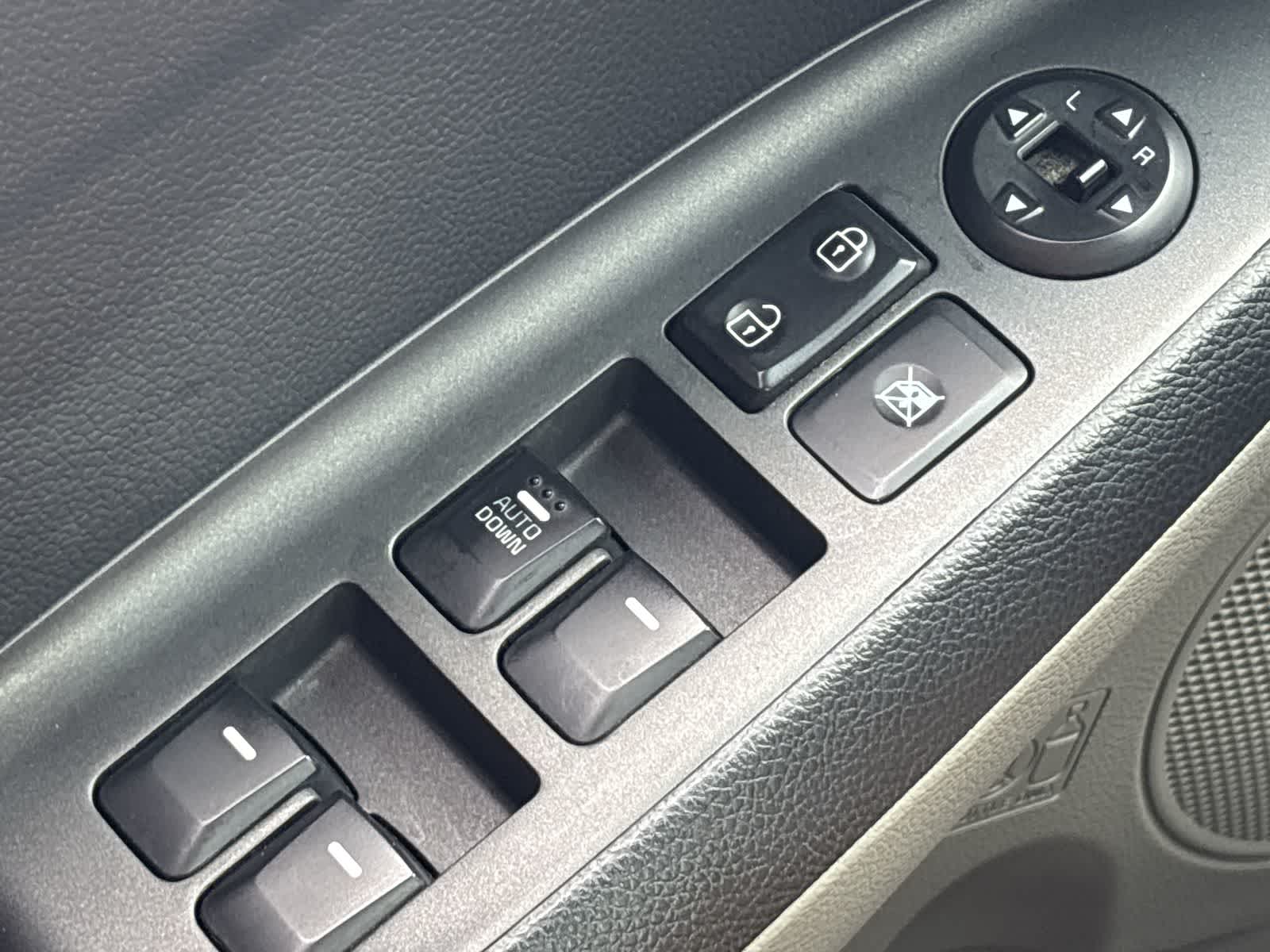 Thumbnail: 2016 Kia Forte - 20