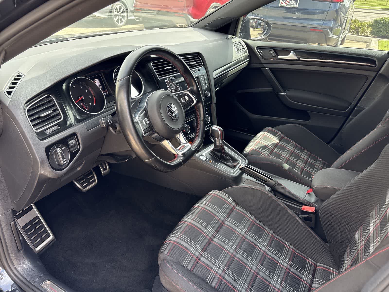 2017 Volkswagen Golf GTI S 2