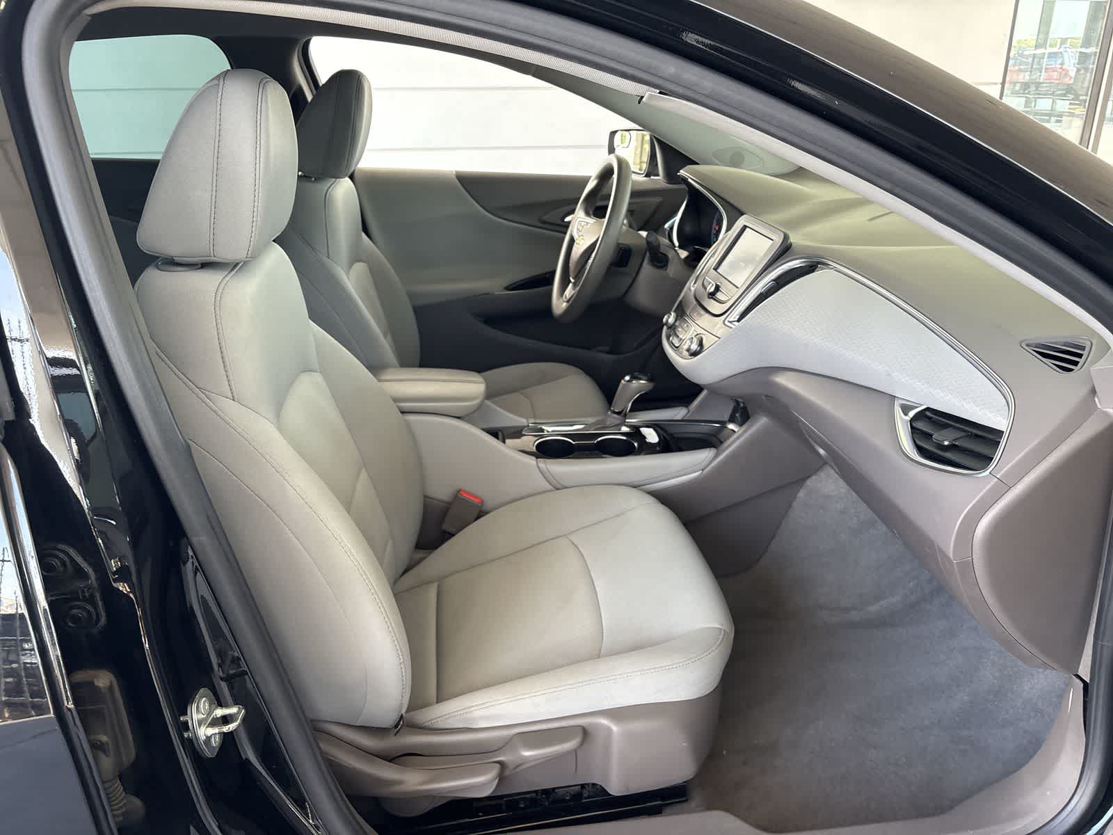 Thumbnail: 2016 Chevrolet Malibu - 13
