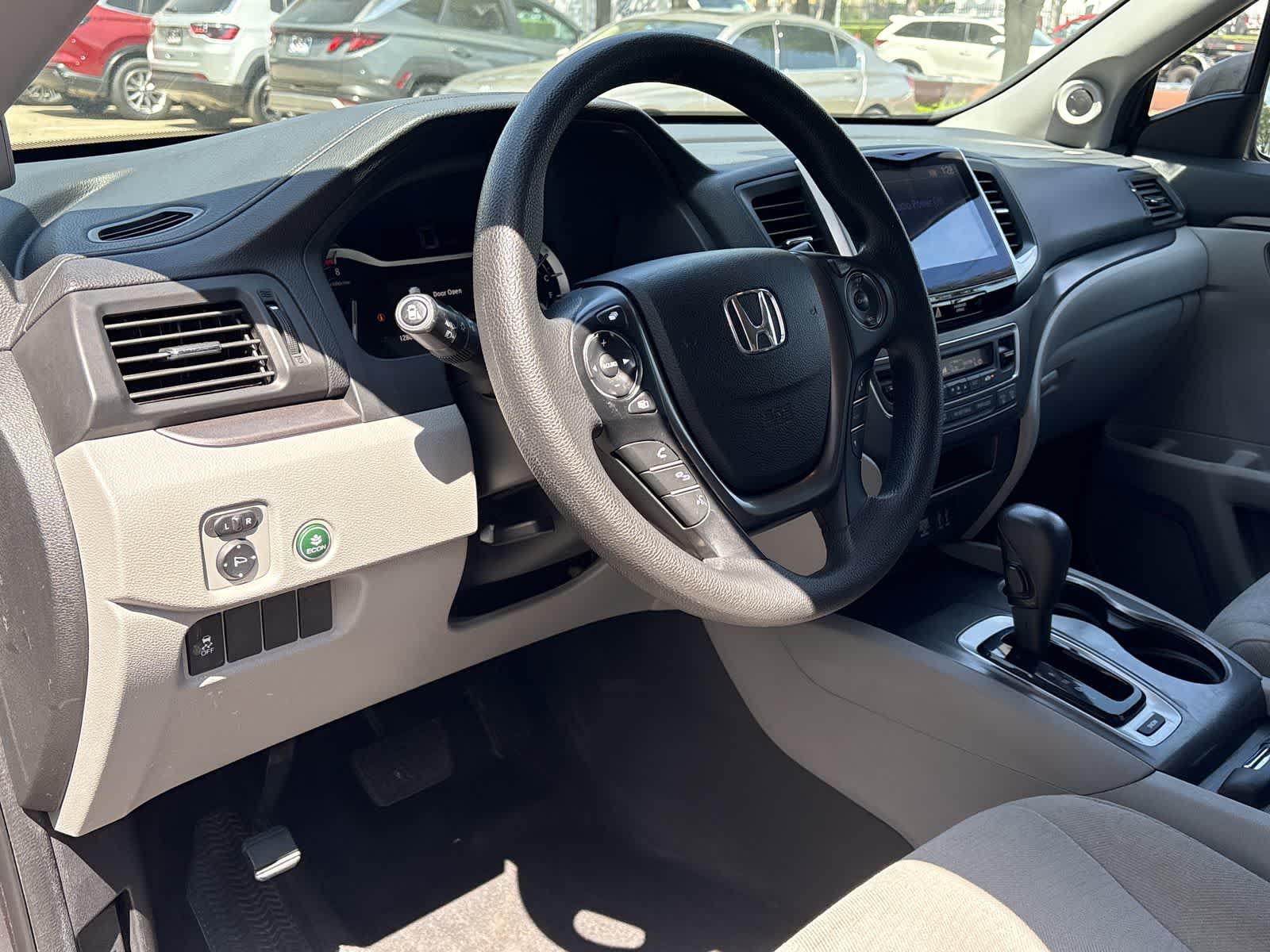 Thumbnail: 2016 Honda Pilot - 10