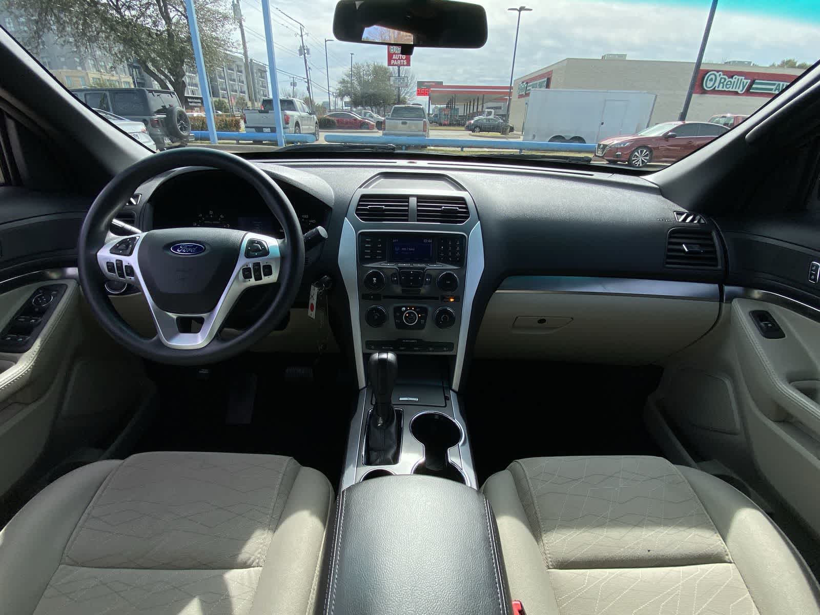 Thumbnail: 2014 Ford Explorer - 9