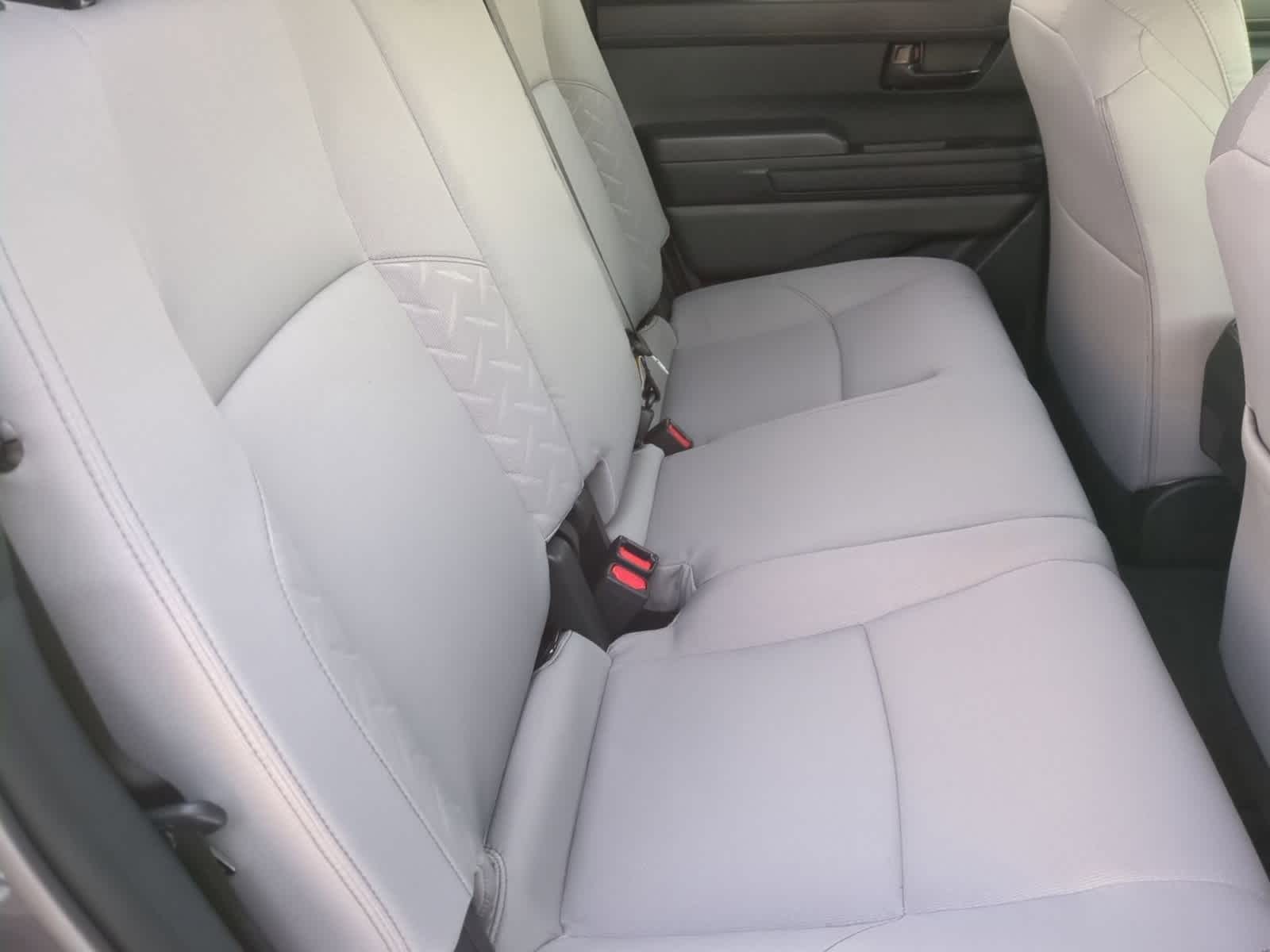 2025 Toyota Tacoma SR5 - Photo 15