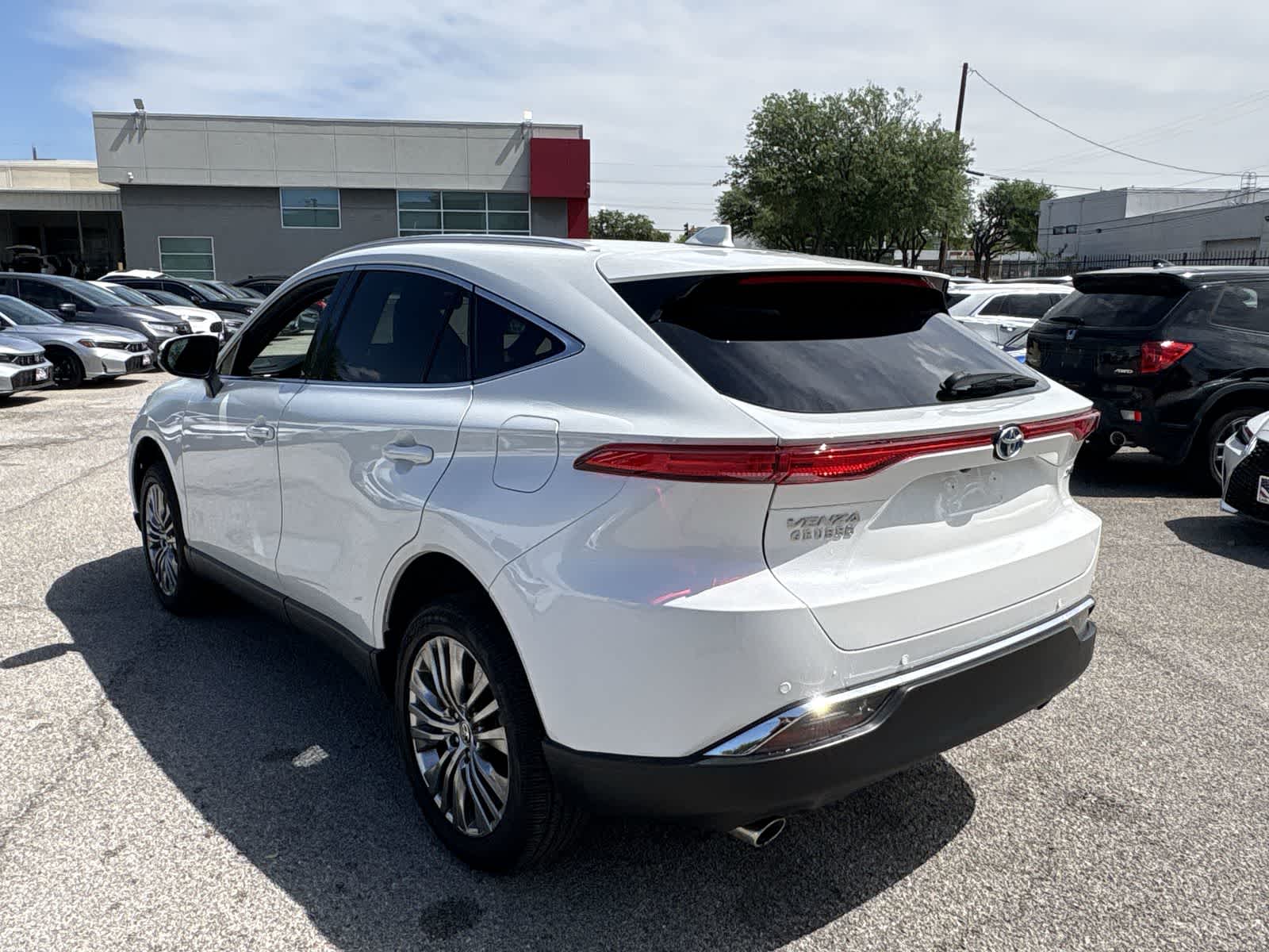 Thumbnail: 2024 Toyota Venza - 4