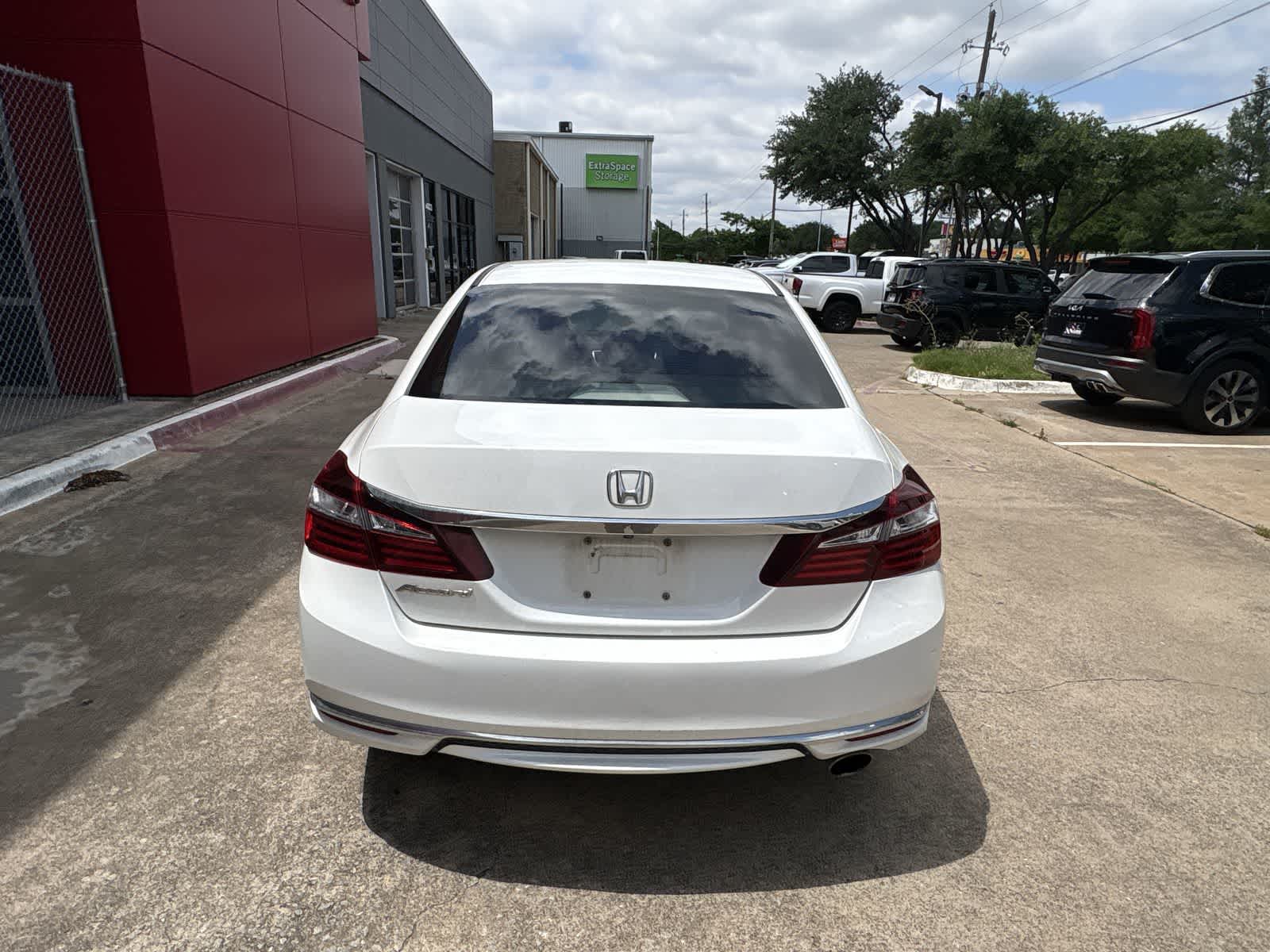 Thumbnail: 2017 Honda Accord - 4