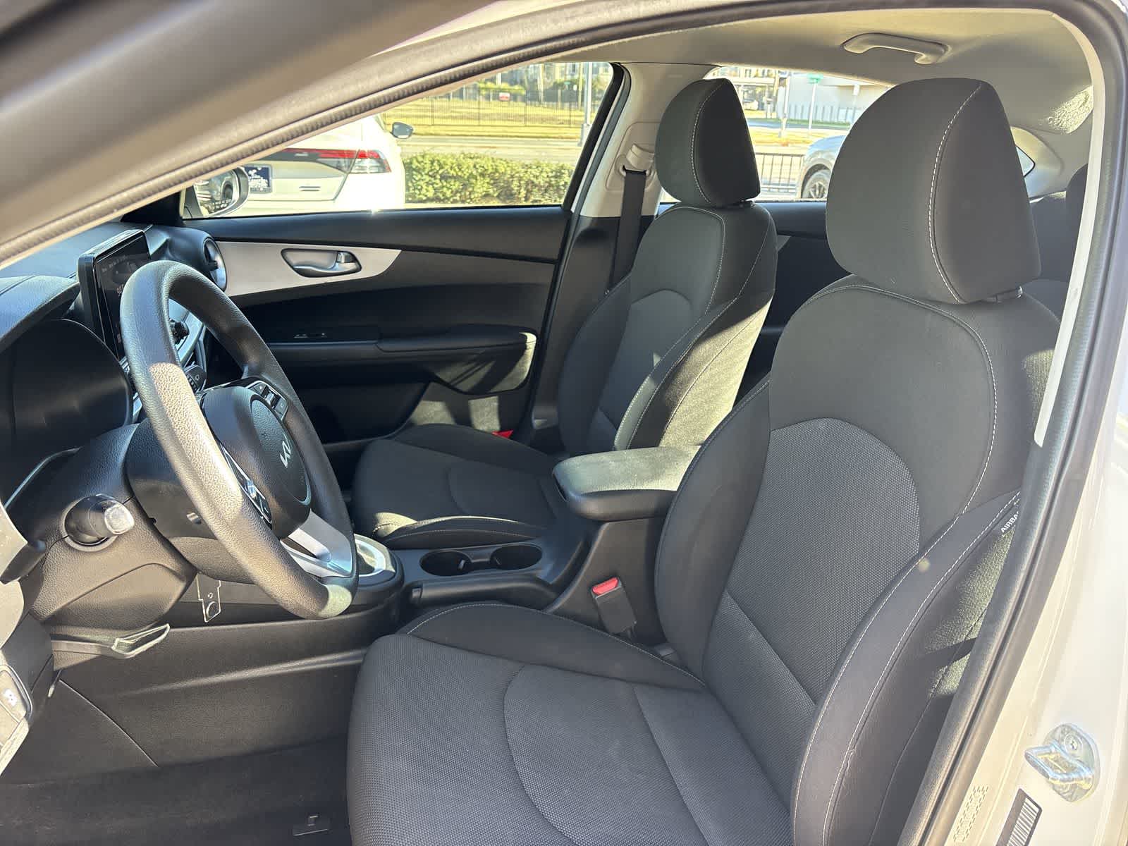 Thumbnail: 2023 Kia Forte - 10