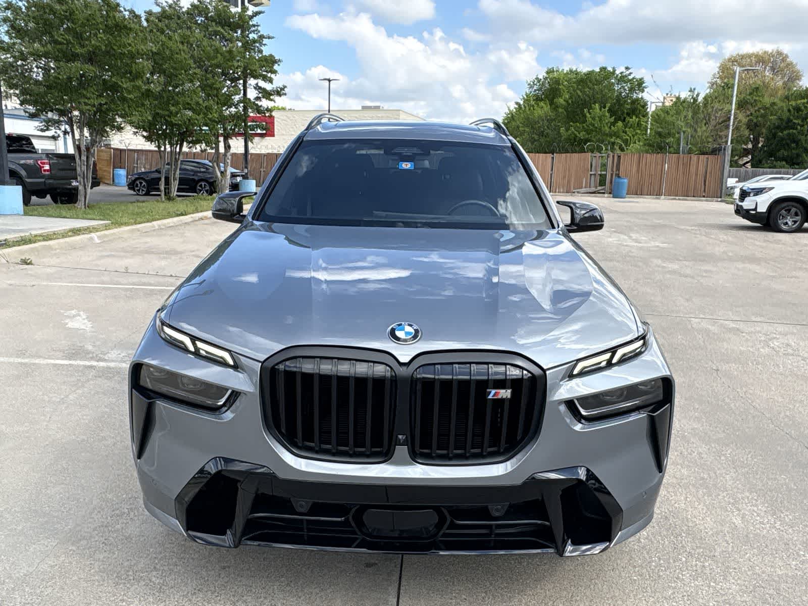 Thumbnail: 2023 BMW X7 - 8
