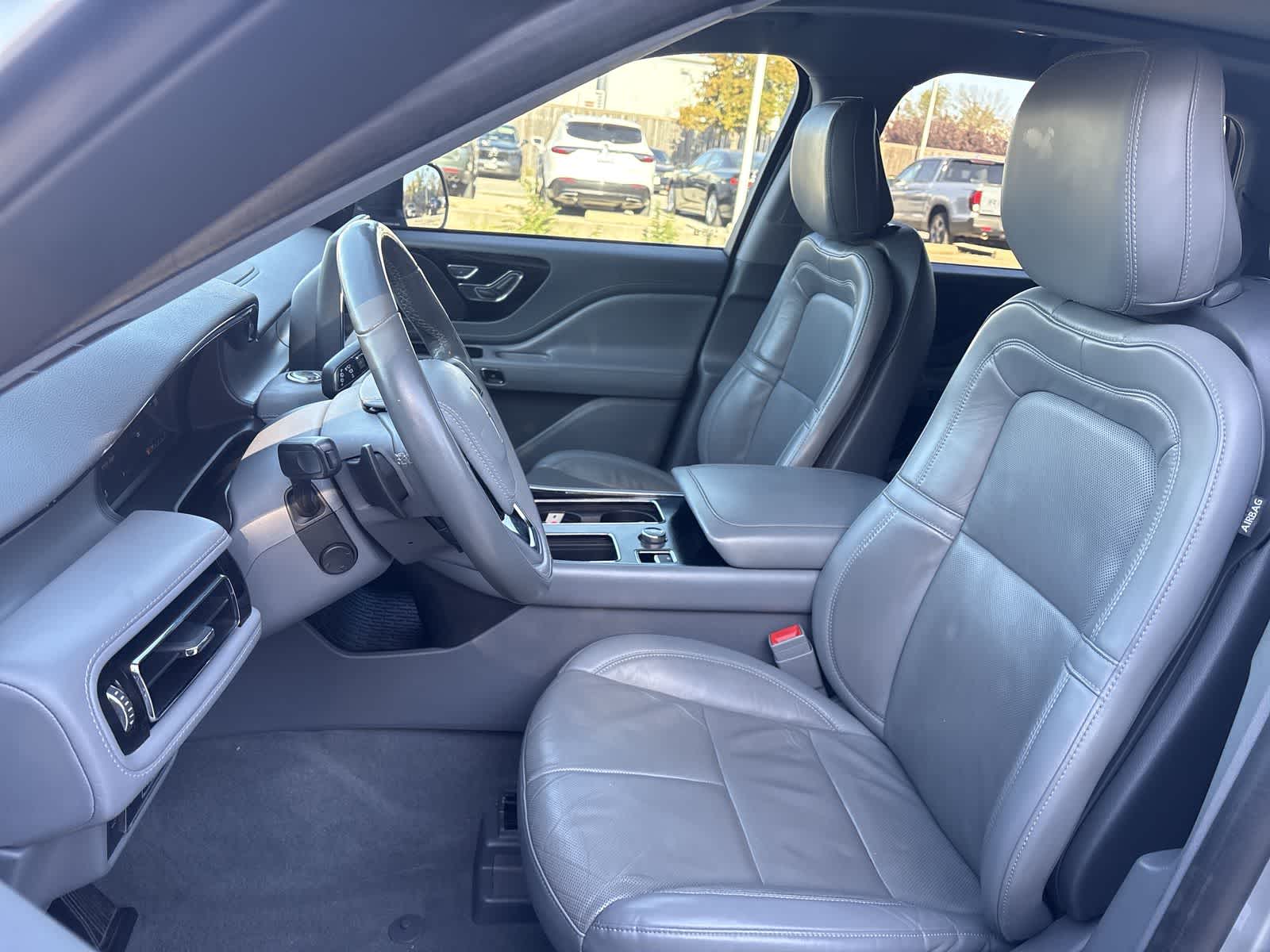 Thumbnail: 2020 Lincoln Aviator - 10