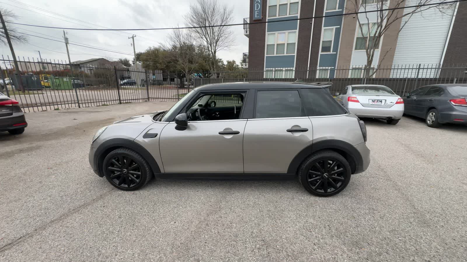 Thumbnail: 2018 MINI Cooper Hardtop - 5