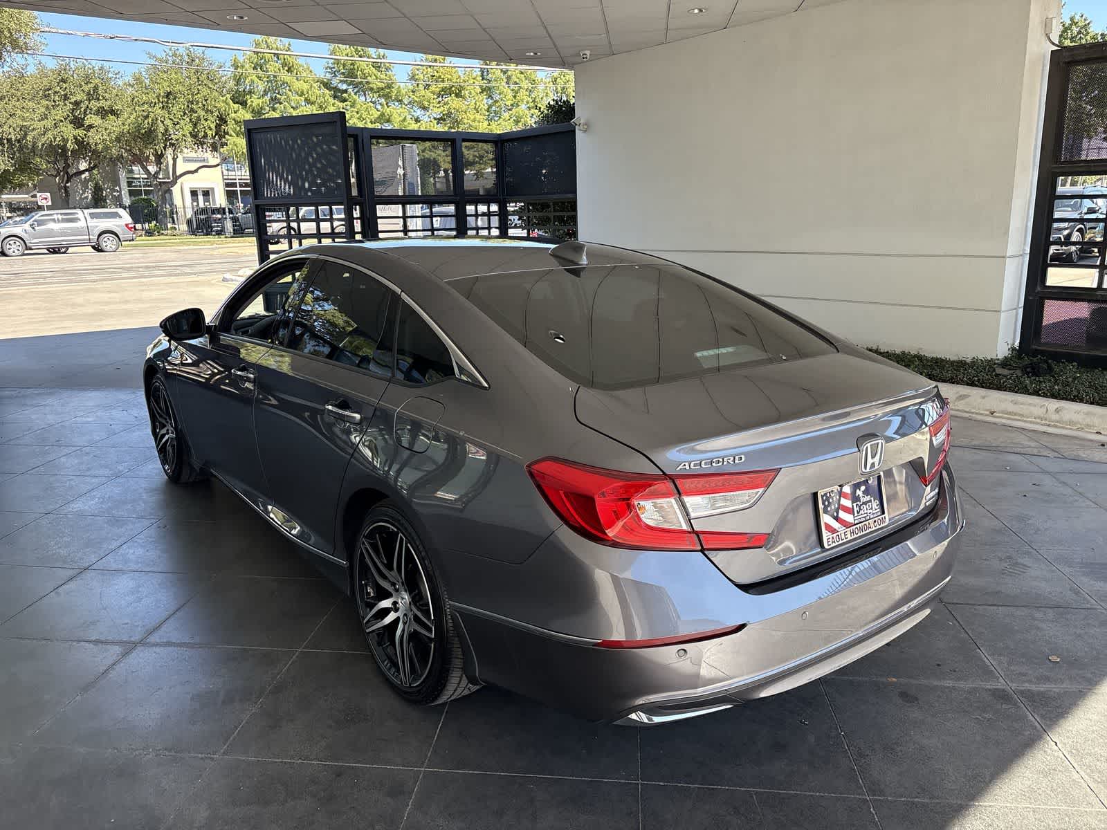 2021 Honda Accord Hybrid Touring photo 3