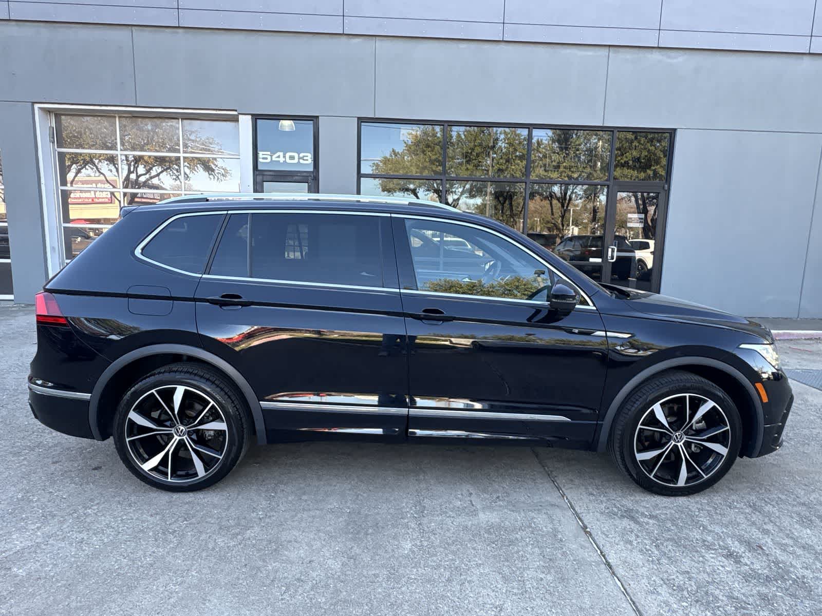 Thumbnail: 2023 Volkswagen Tiguan - 25