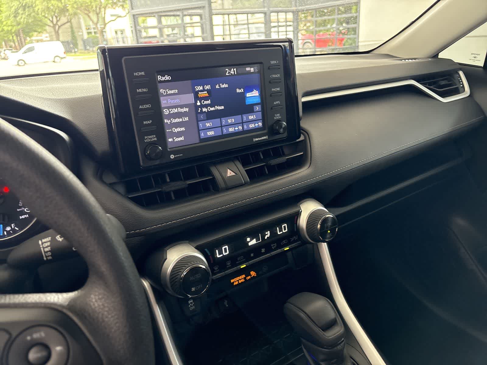 Thumbnail: 2020 Toyota RAV4 - 15