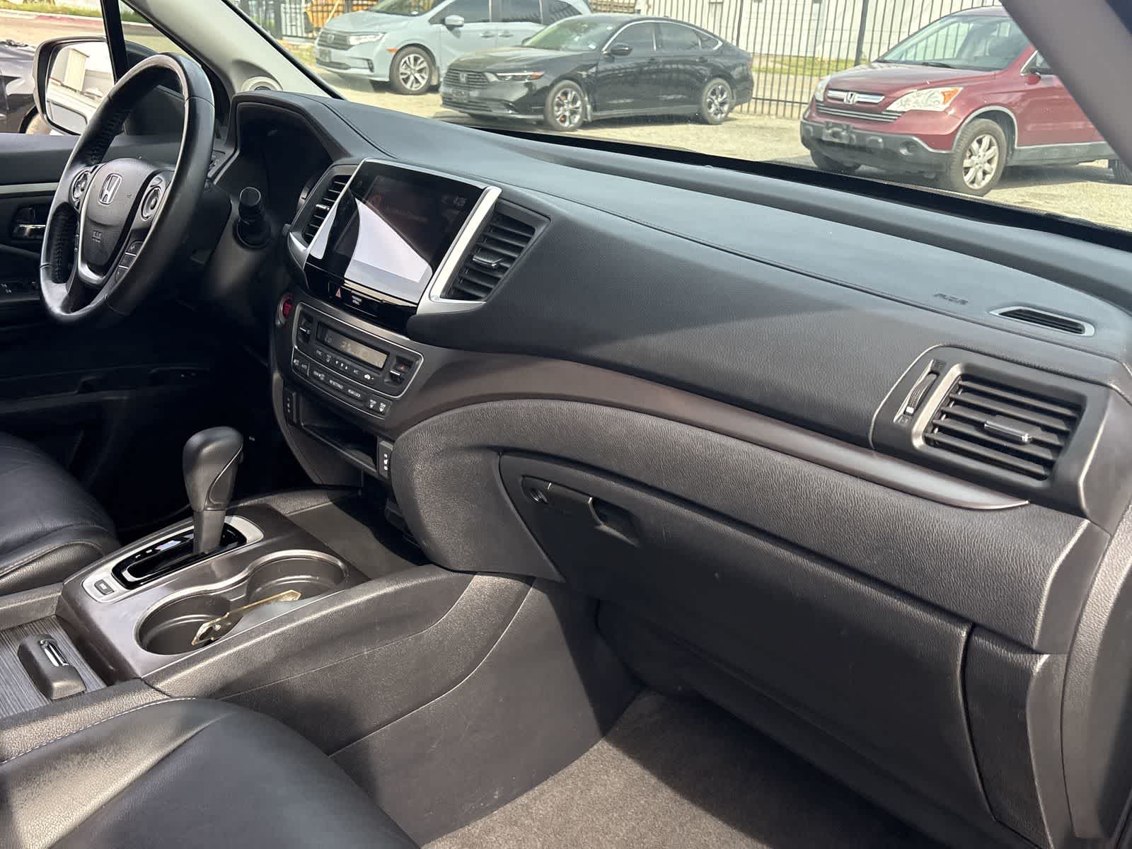 Thumbnail: 2018 Honda Pilot - 17