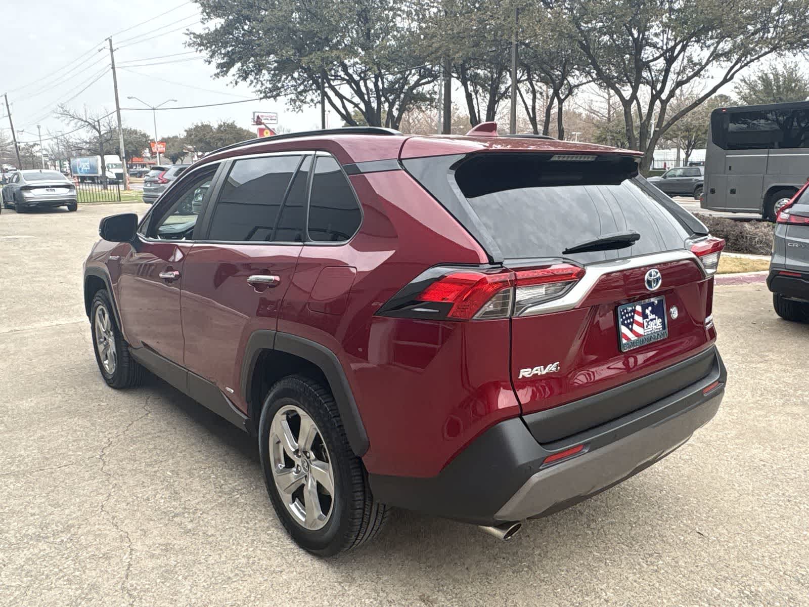 Thumbnail: 2019 Toyota RAV4 - 12