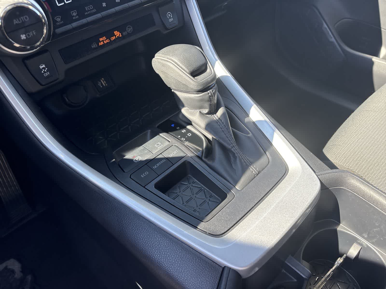 Thumbnail: 2025 Toyota RAV4 - 29