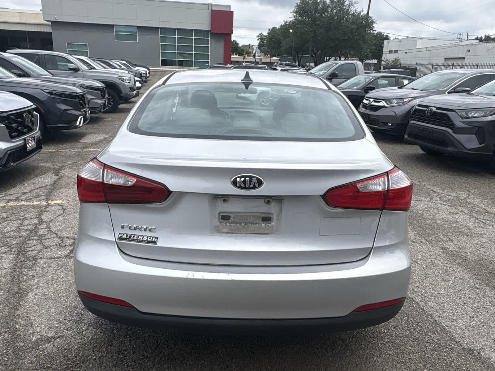 Thumbnail: 2016 Kia Forte - 4