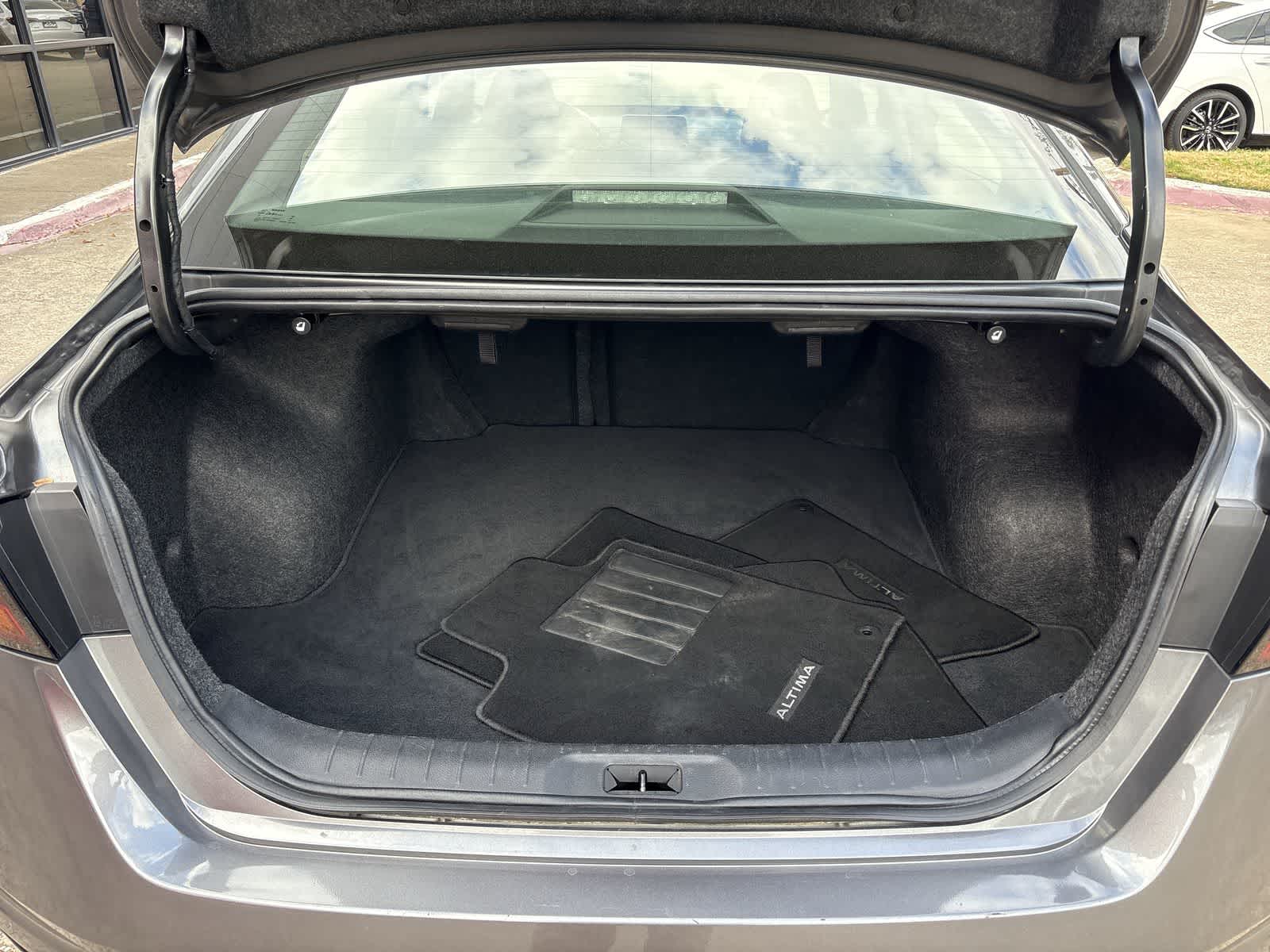 Thumbnail: 2023 Nissan Altima - 18