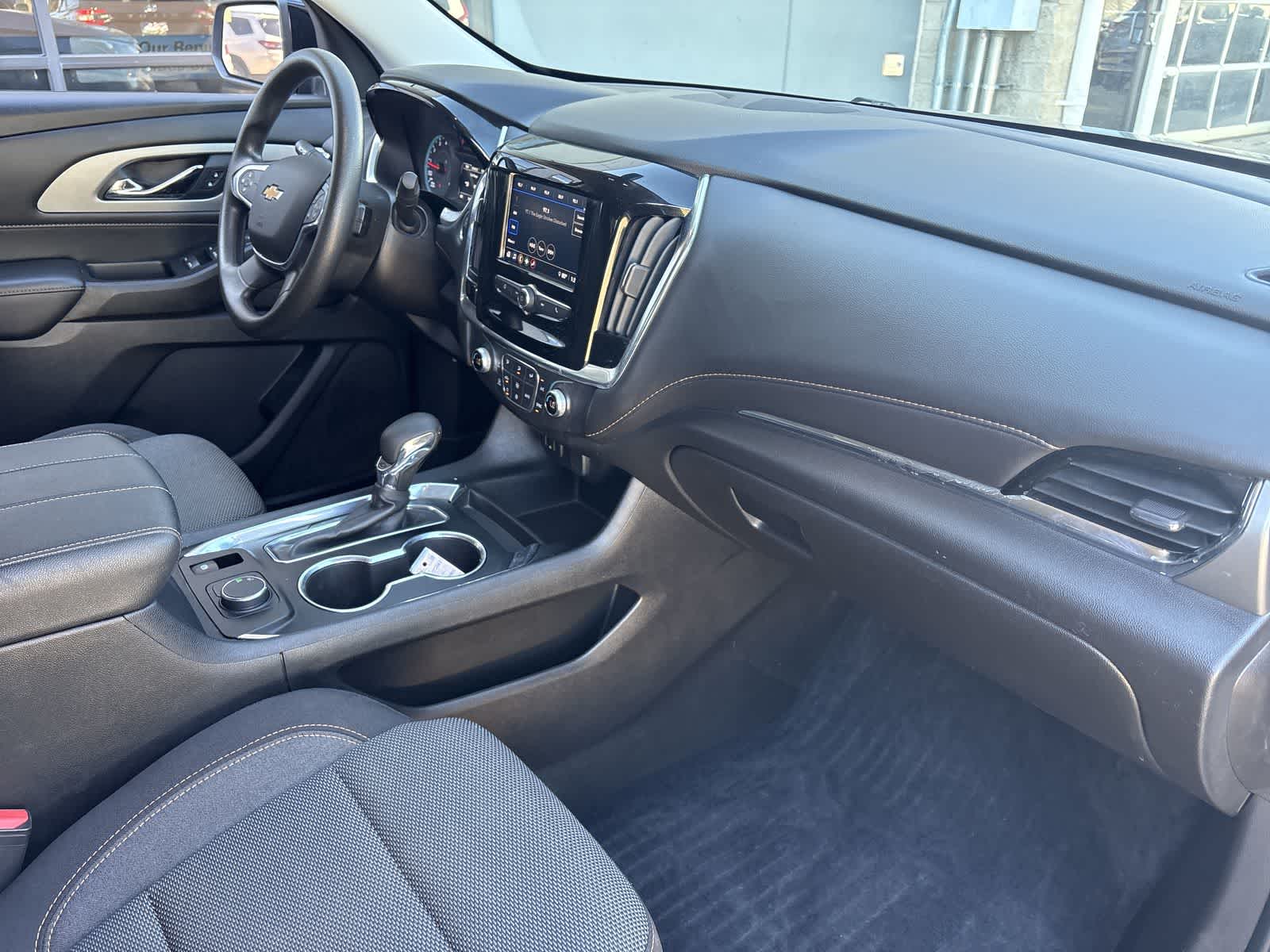 Thumbnail: 2021 Chevrolet Traverse - 21