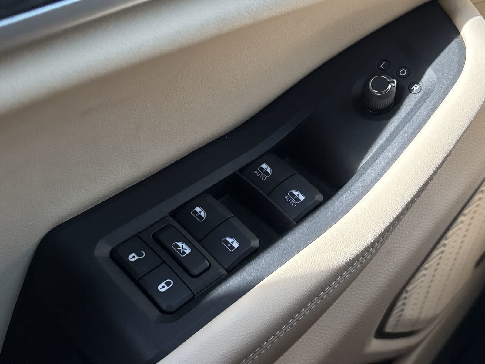 Thumbnail: 2022 Jeep Grand Cherokee - 37