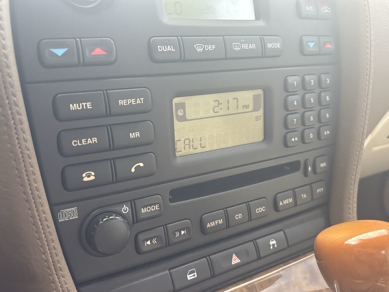 Thumbnail: 2005 Jaguar S-Type - 39