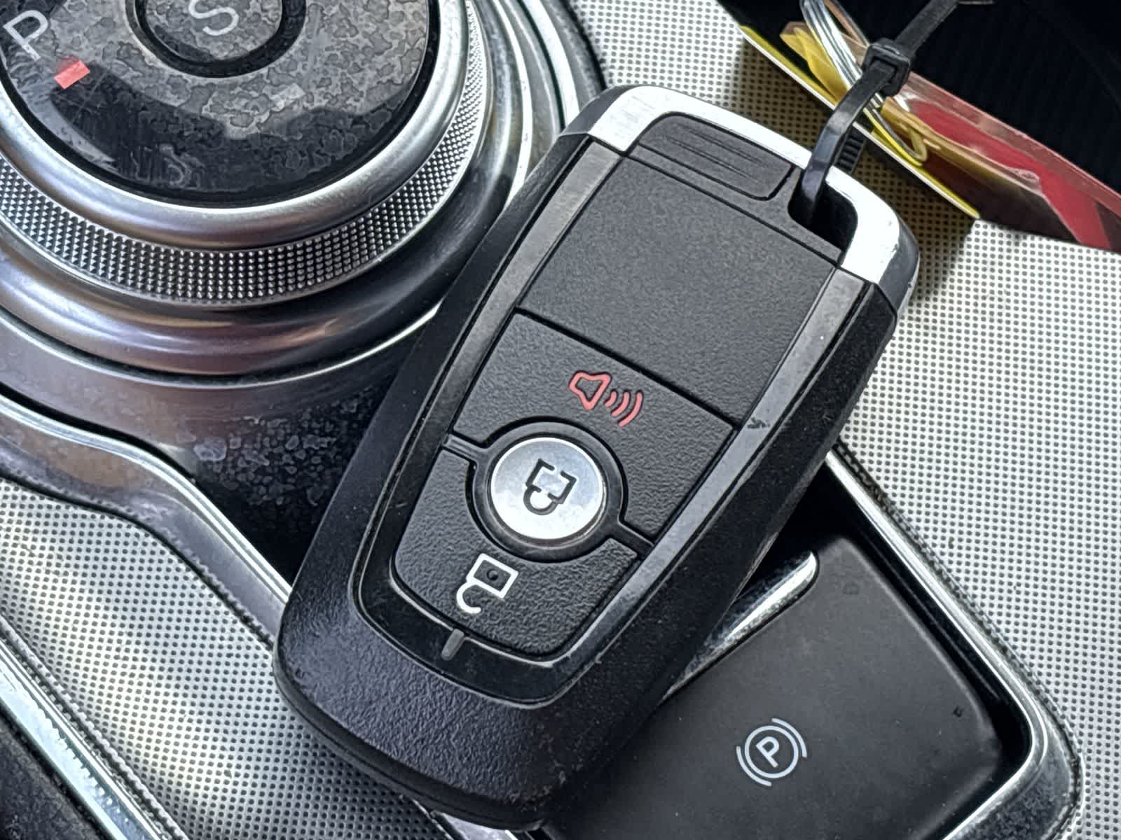 Thumbnail: 2022 Ford Edge - 19