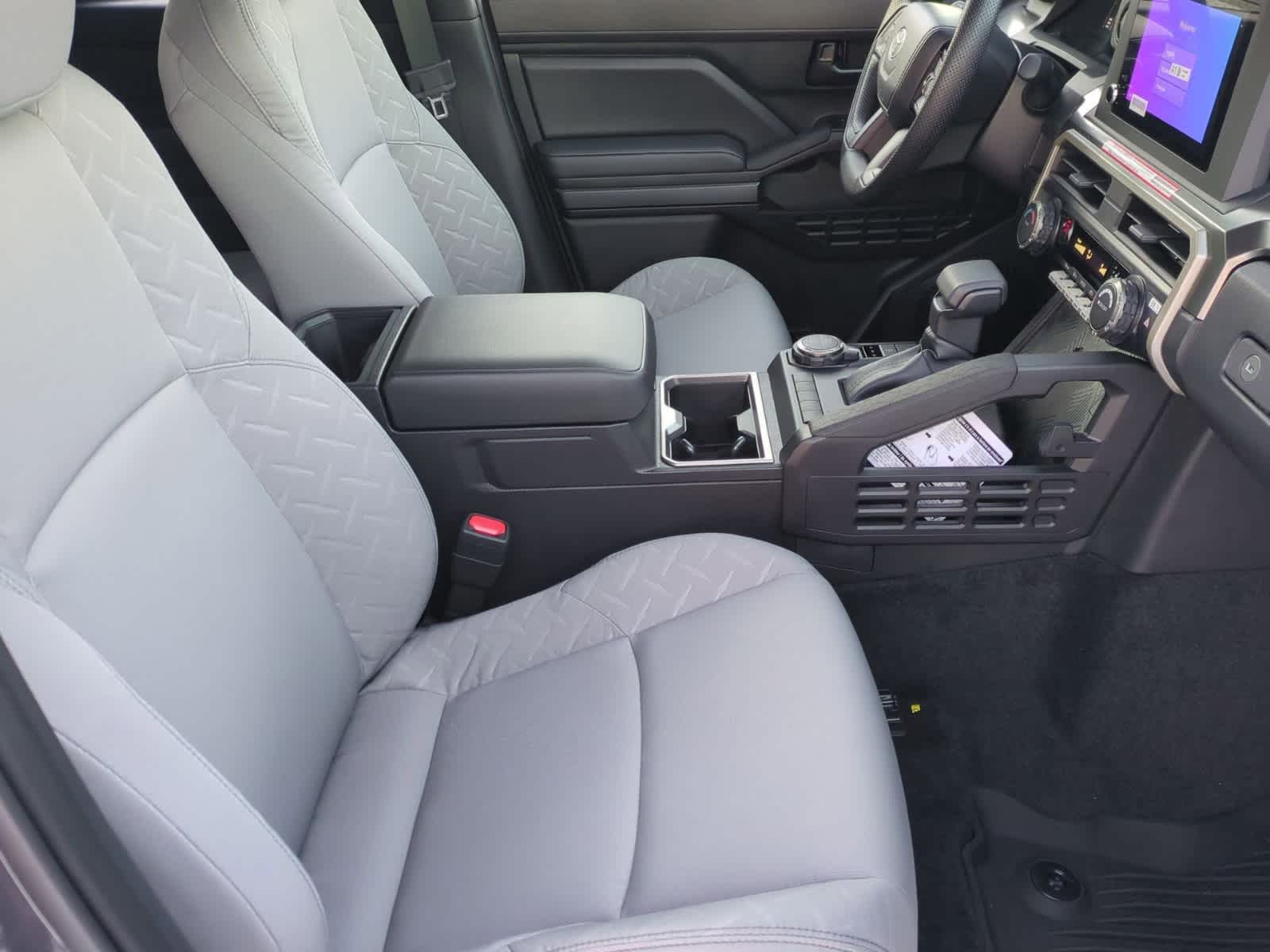 2025 Toyota Tacoma SR5 - Photo 16
