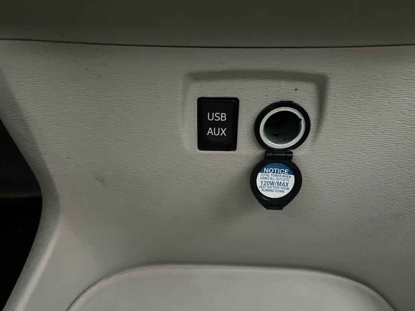 Thumbnail: 2011 Toyota Sienna - 28
