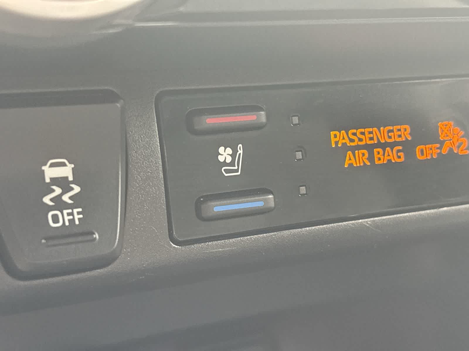 Thumbnail: 2019 Toyota RAV4 - 37