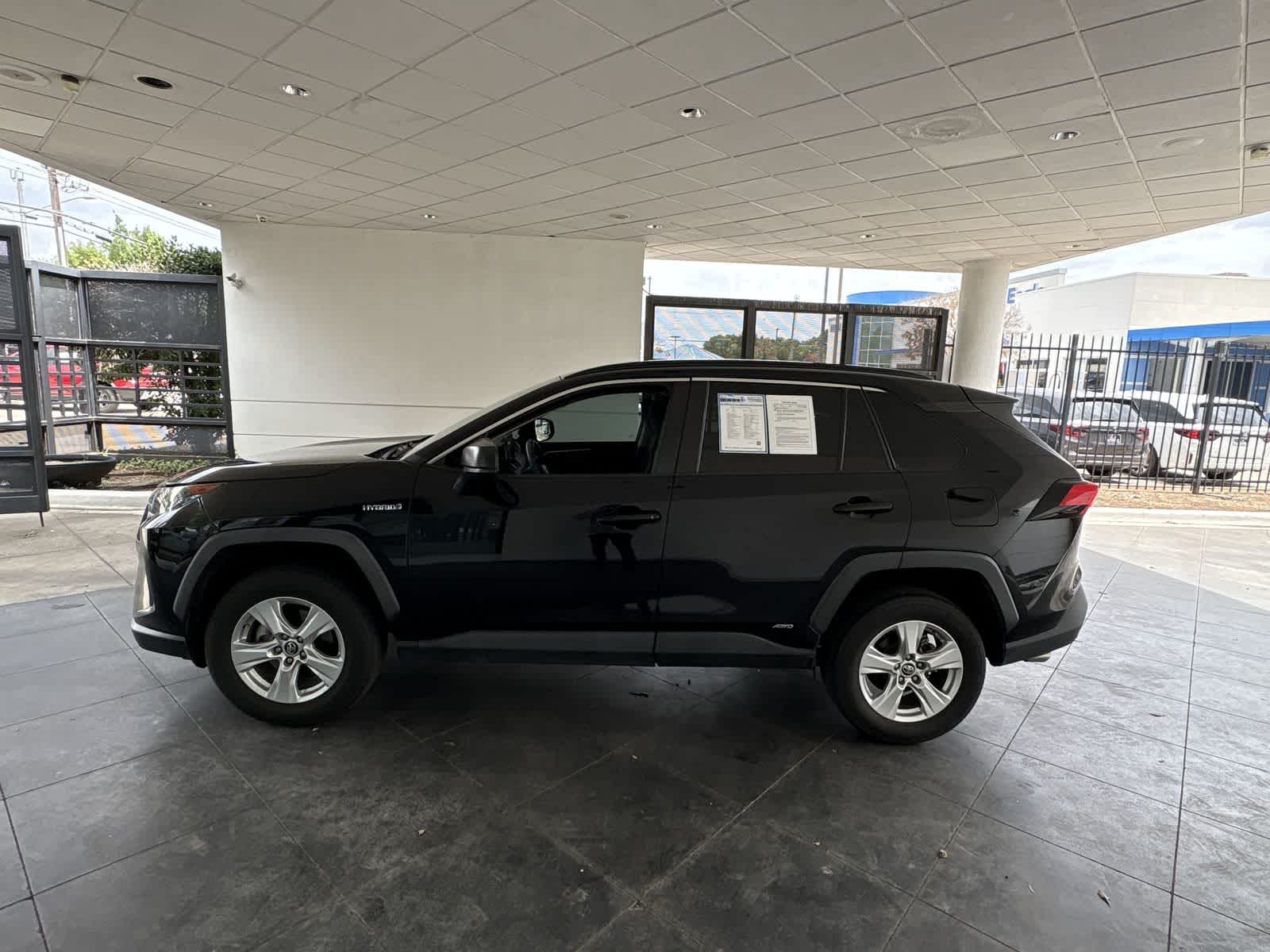 Thumbnail: 2020 Toyota RAV4 - 3