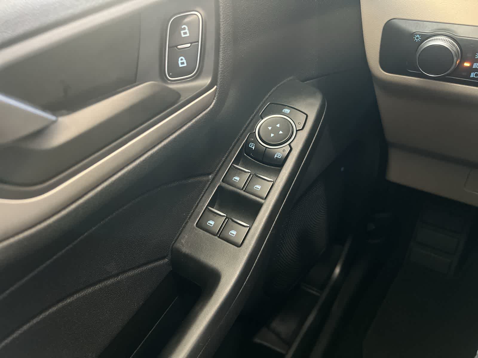 Thumbnail: 2022 Ford Escape - 23