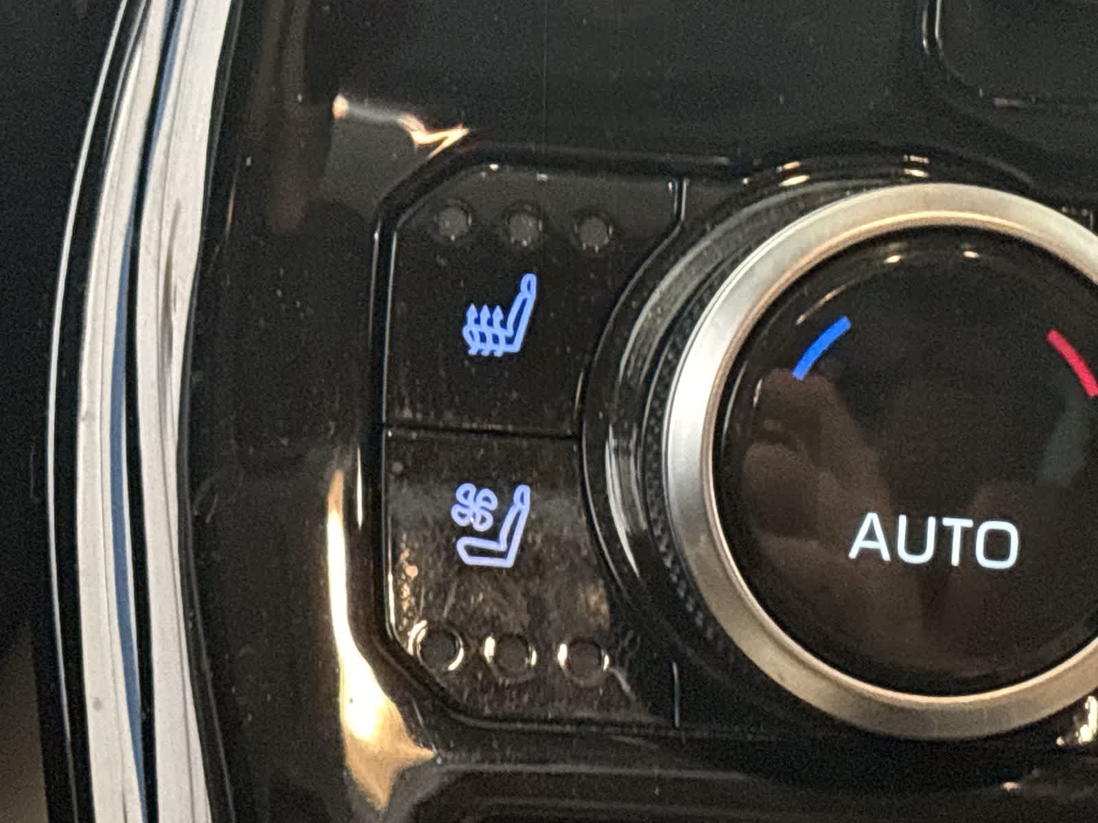 Thumbnail: 2020 Toyota Highlander - 18