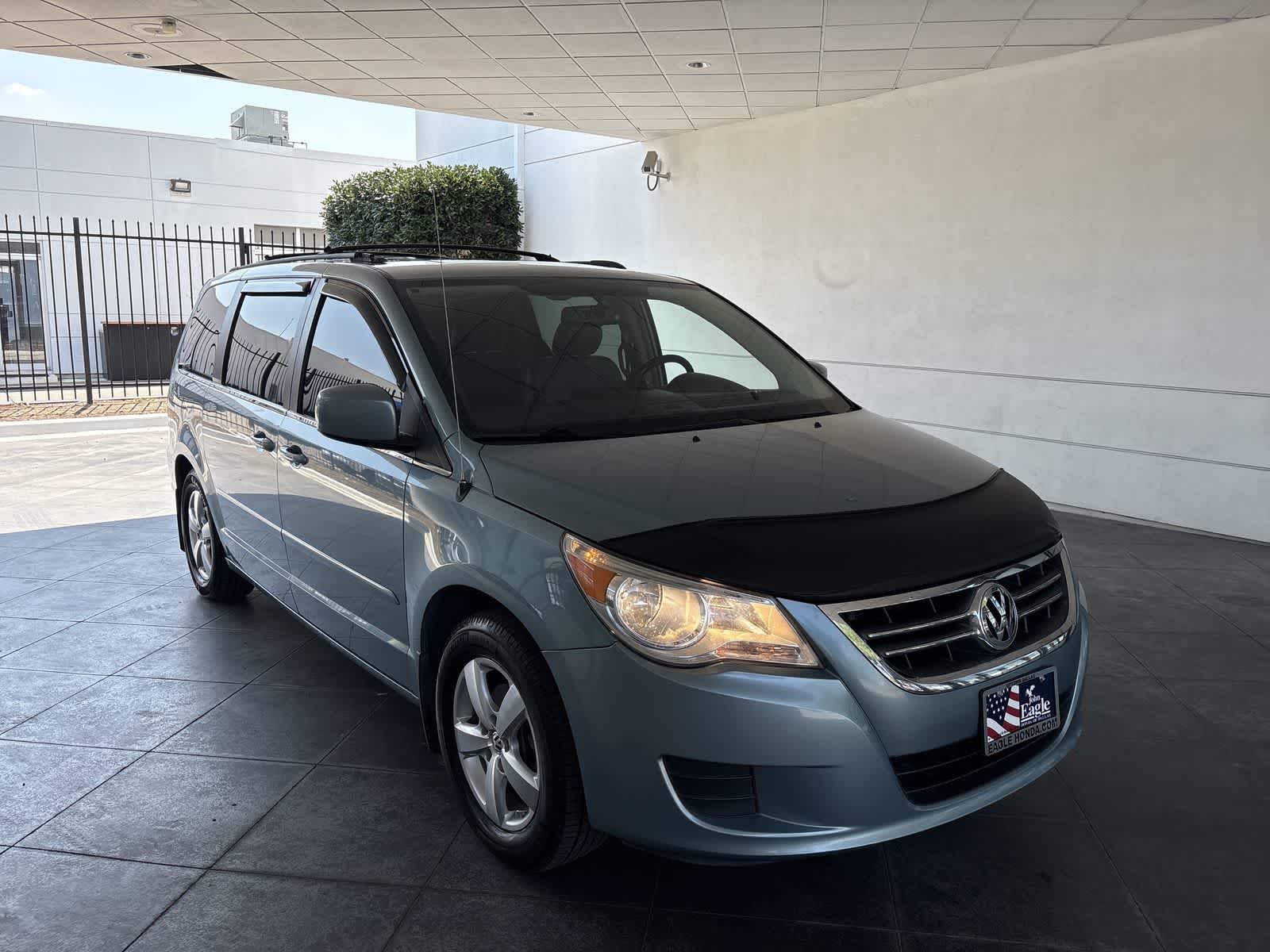 Thumbnail: 2009 Volkswagen Routan - 24