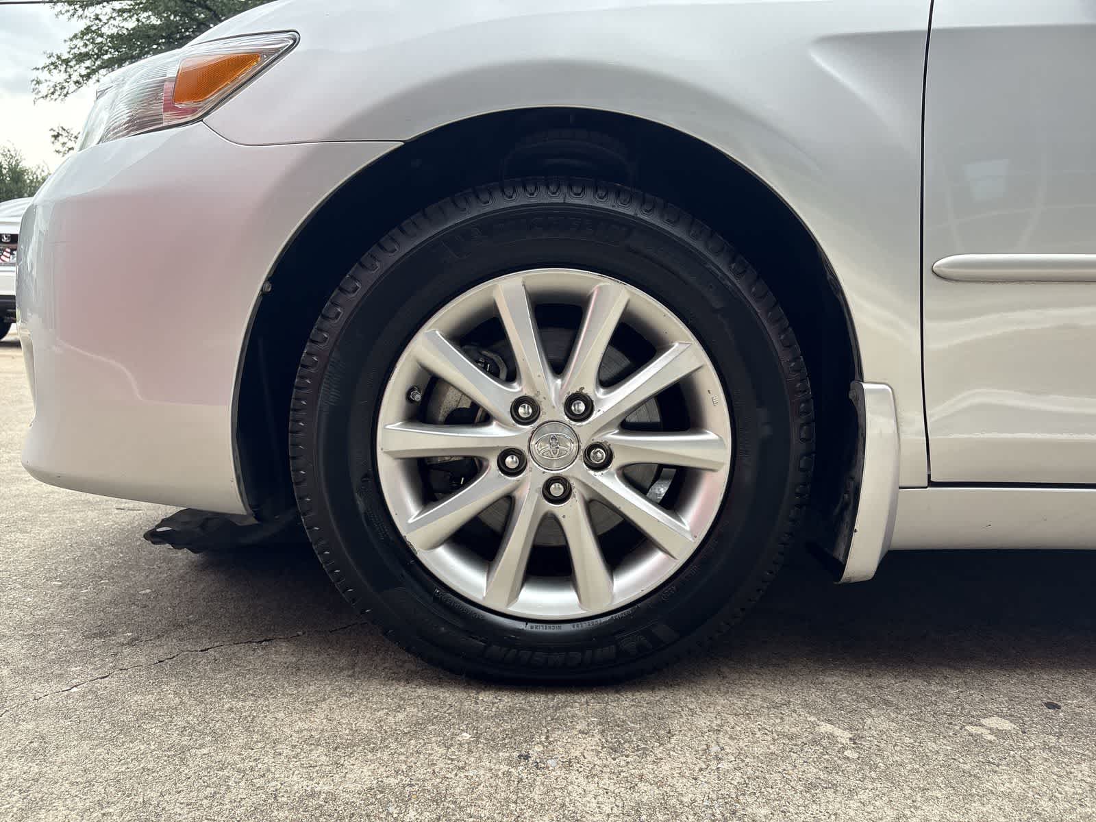 2011 Toyota Camry XLE 8