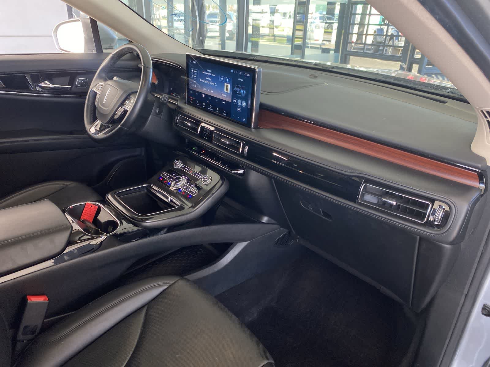 2022 Lincoln Nautilus Reserve 22