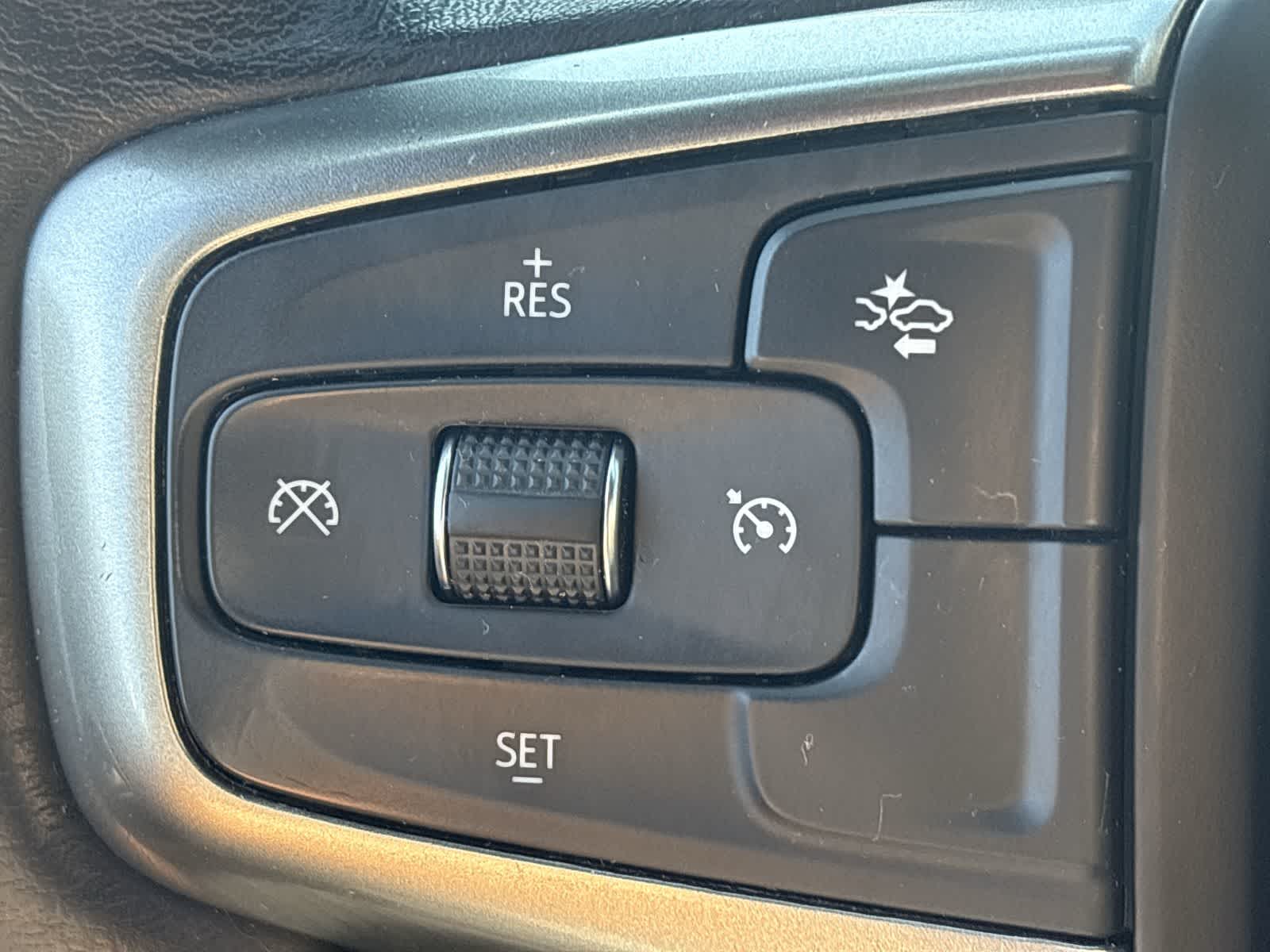 Thumbnail: 2021 Chevrolet Tahoe - 30