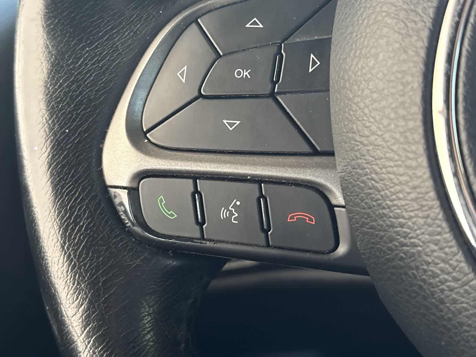 Thumbnail: 2020 Jeep Renegade - 32