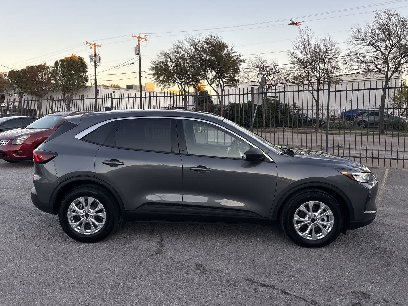 Thumbnail: 2023 Ford Escape - 24