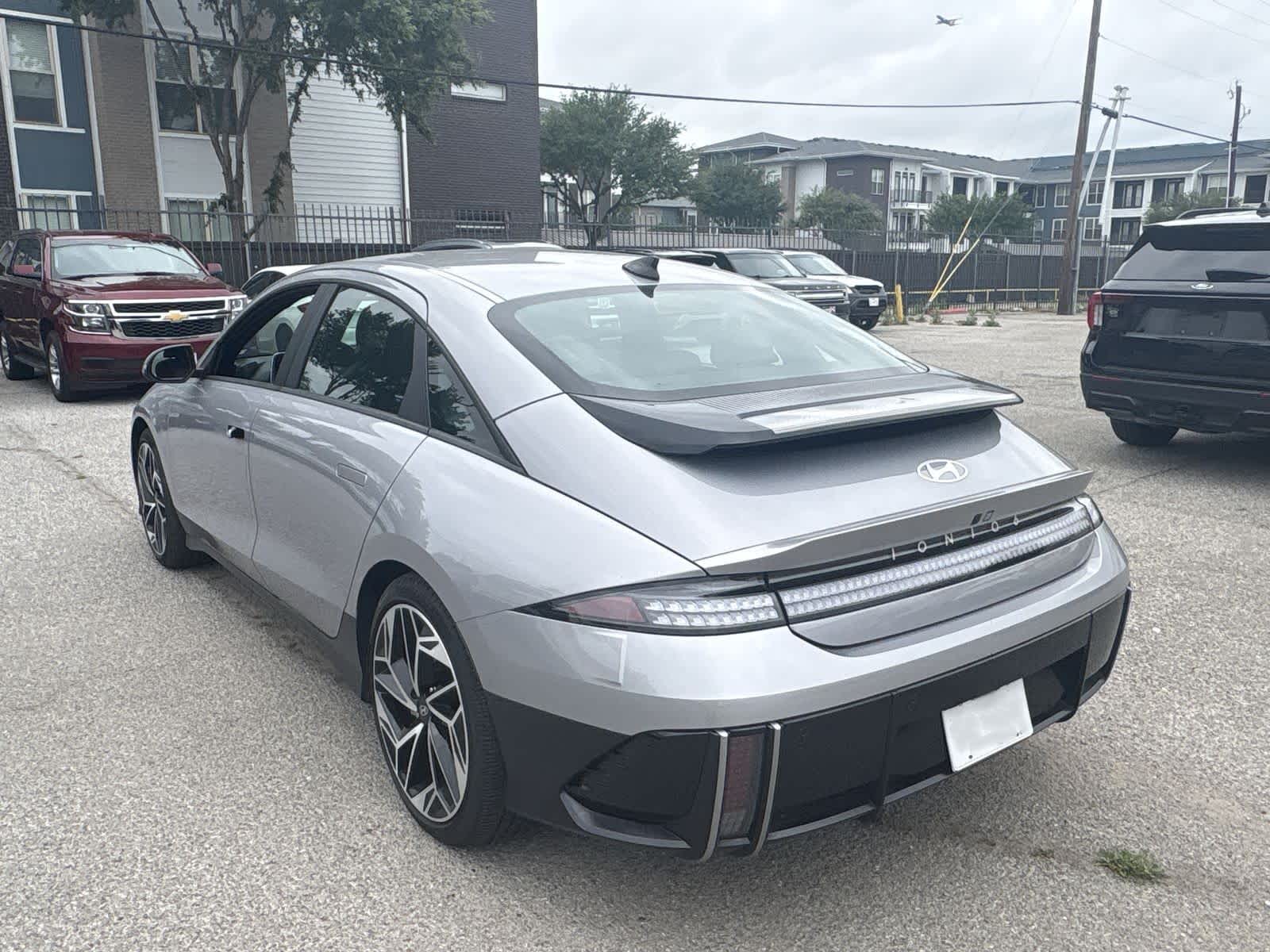 Thumbnail: 2023 Hyundai Ioniq 6 - 4