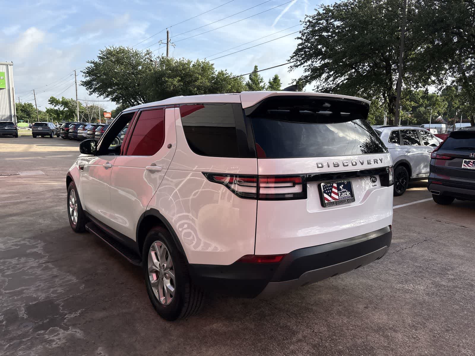 Thumbnail: 2019 Land Rover Discovery - 4