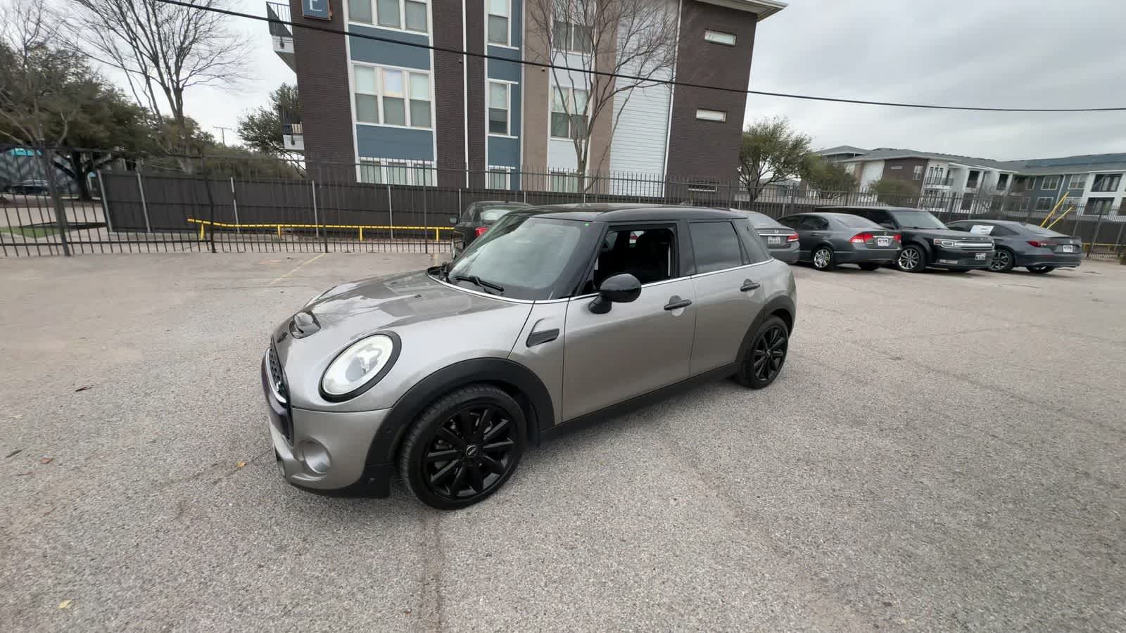 Thumbnail: 2018 MINI Cooper Hardtop - 4