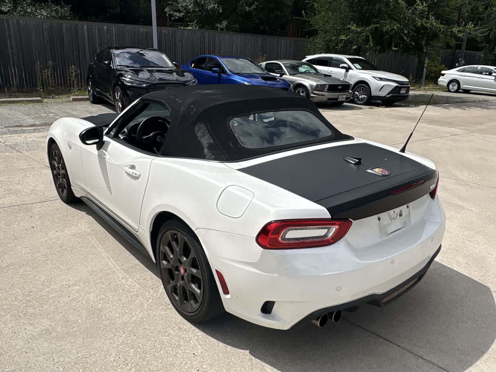Thumbnail: 2019 Fiat 124 Spider - 4