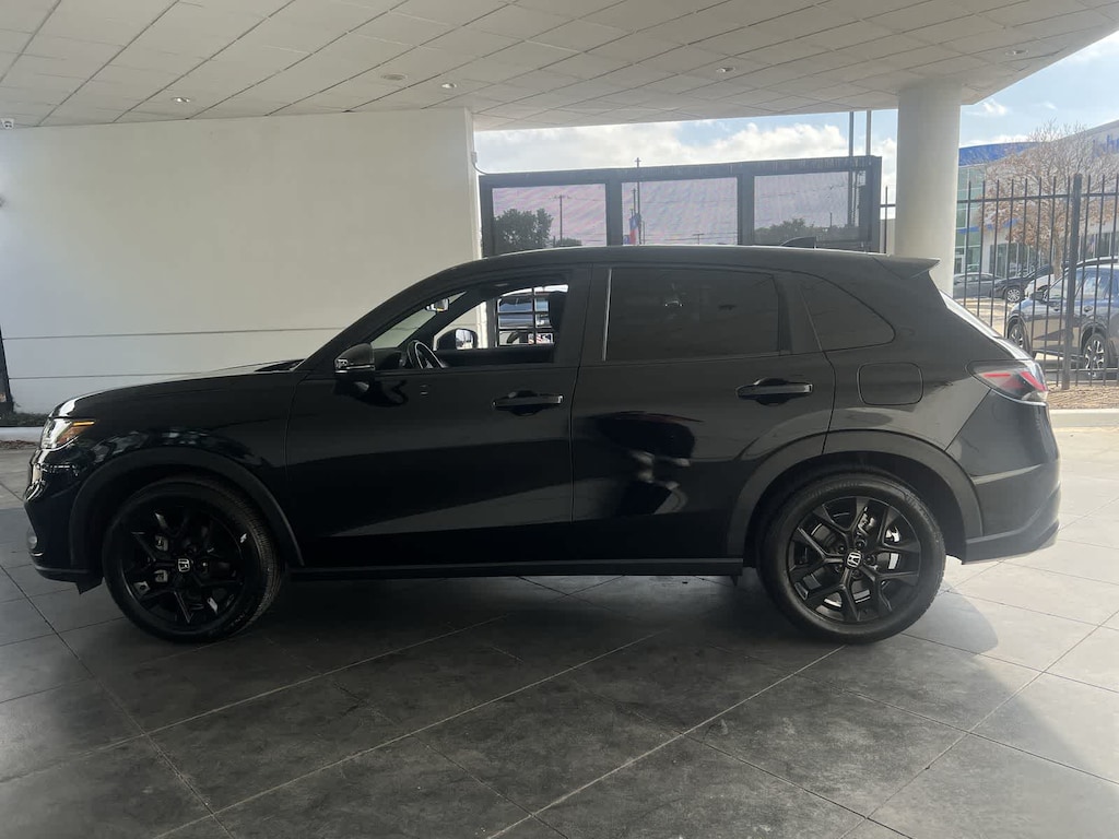 Used 2023 Honda HR-V Sport 2WD SUV