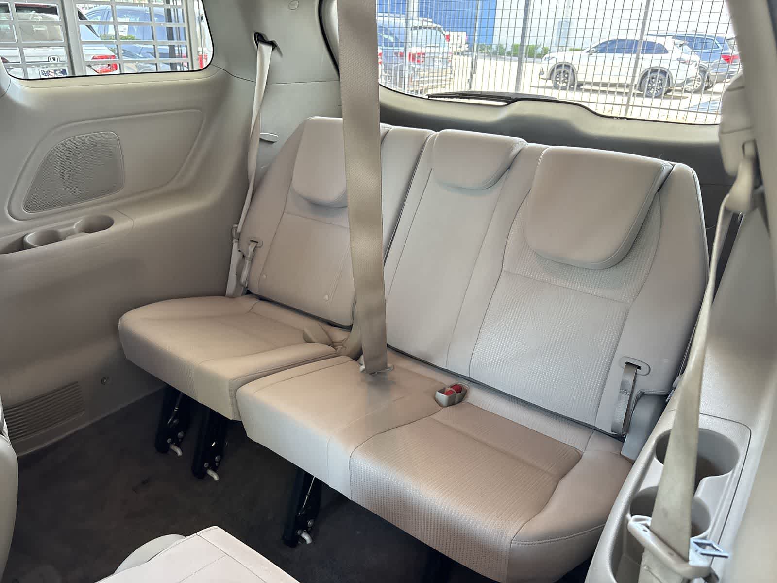 Thumbnail: 2019 Kia Sedona - 22