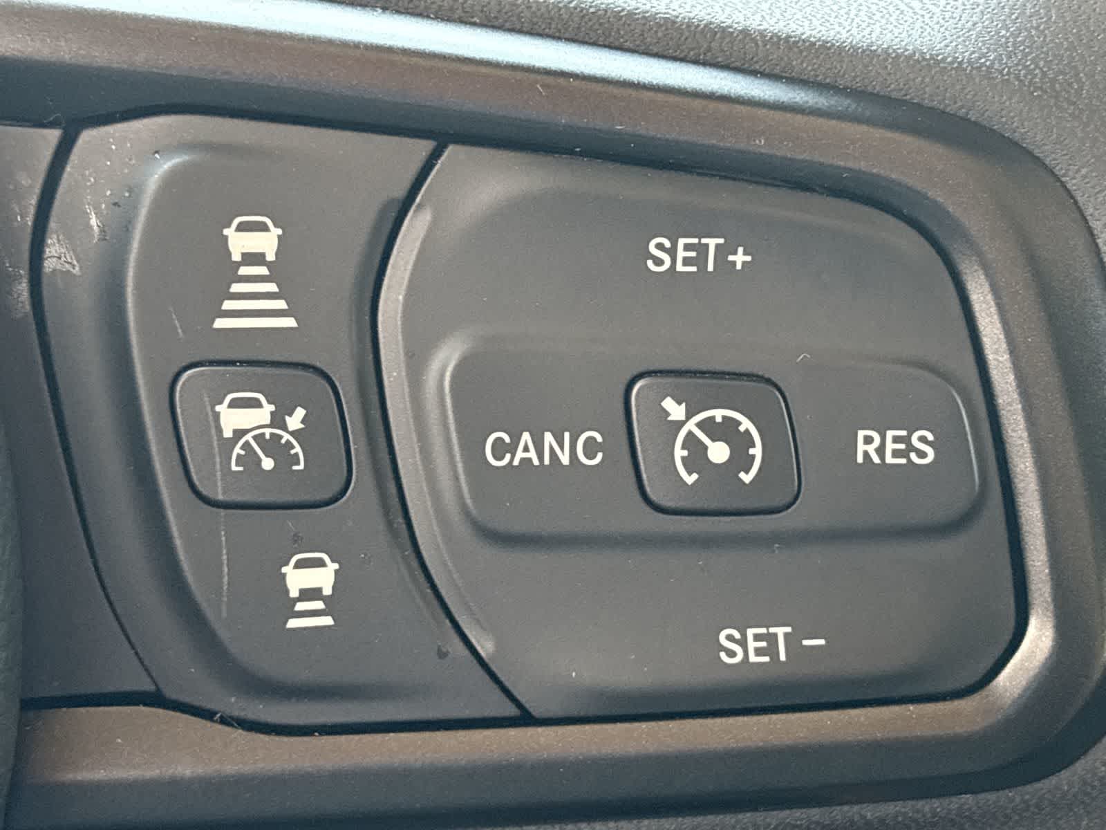 Thumbnail: 2024 Jeep Wrangler - 31