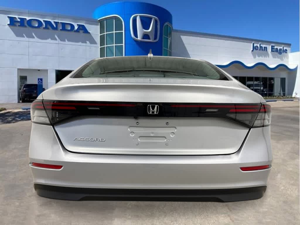 2025 Honda Accord LX photo 4