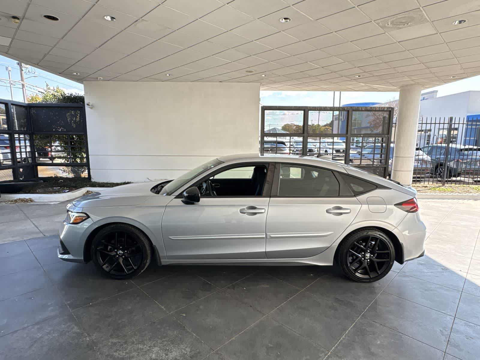 2022 Honda Civic Sport Hatchback photo 2