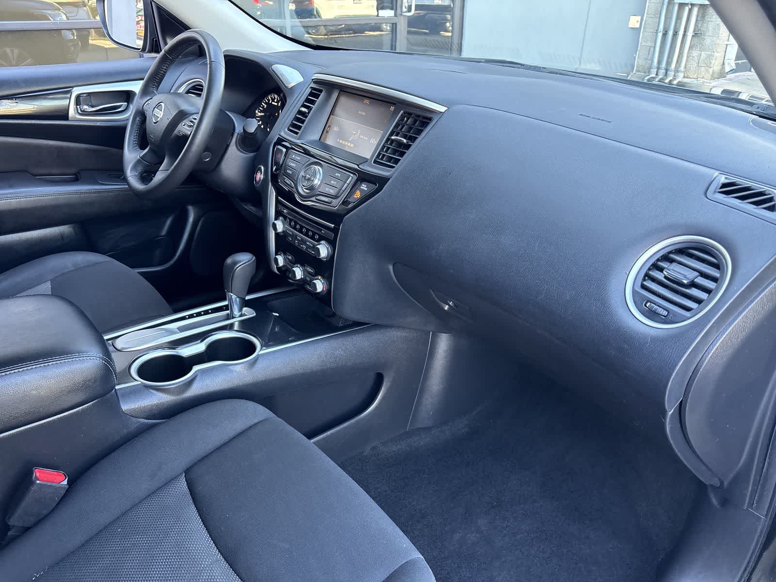 Thumbnail: 2020 Nissan Pathfinder - 23